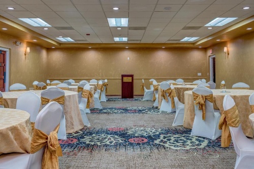 Sierra Suites image 37